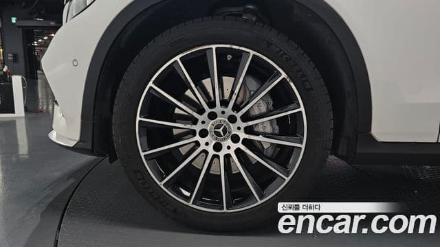 Mercedes-Benz GLC-Class 2019 — Şəkil 5/20