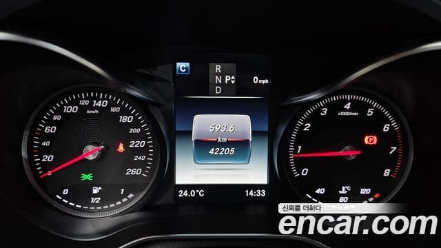 Mercedes-Benz GLC-Class 2019 — Şəkil 8/20