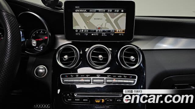 Mercedes-Benz GLC-Class 2019 — Şəkil 13/20