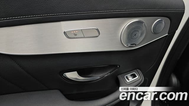 Mercedes-Benz GLC-Class 2019 — Şəkil 19/20
