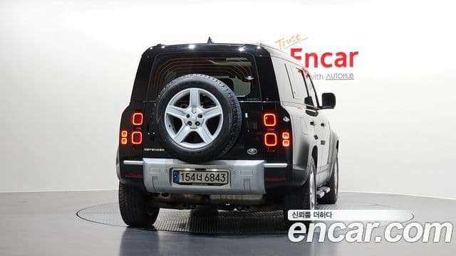 Land Rover Defender 2022 — Фото 4/20