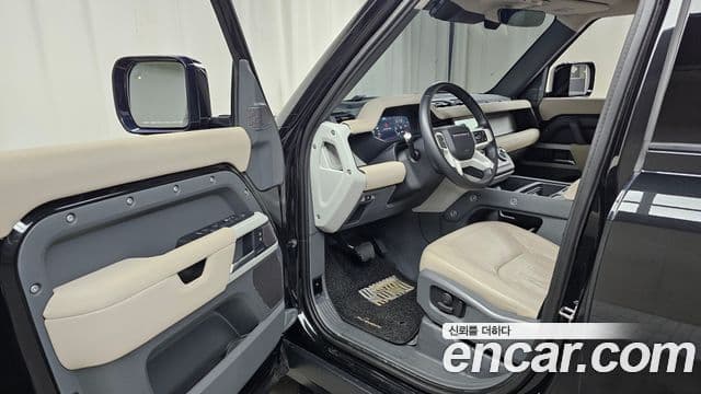 Land Rover Defender 2022 — Фото 10/20