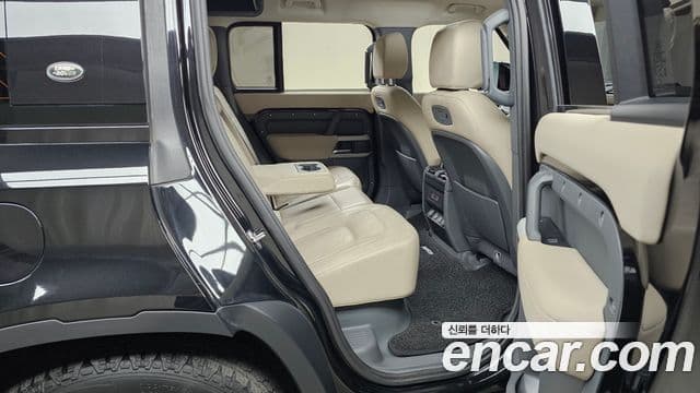 Land Rover Defender 2022 — Фото 12/20