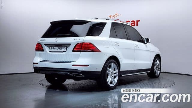 Mercedes-Benz GLE-Class 2018 — Şəkil 2/20