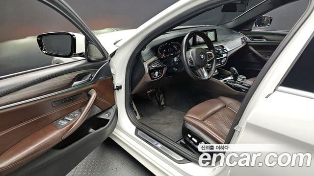 BMW 5 Series 2020 — ფოტო 10/20
