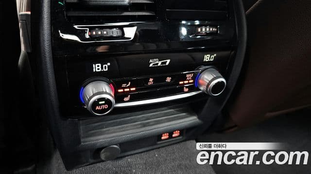 BMW 5 Series 2020 — ფოტო 18/20