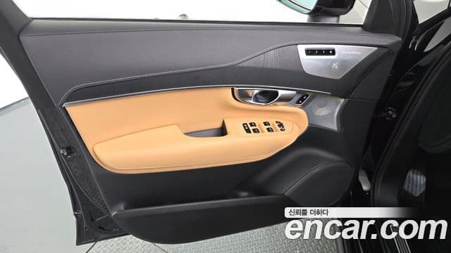 Volvo XC90 2024 — ფოტო 22/35