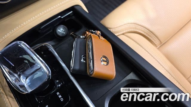 Volvo XC90 2024 — ფოტო 26/35