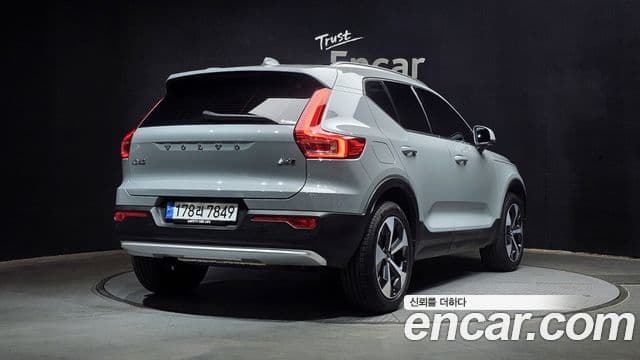 Volvo XC40 2024 — фото 2 из 20