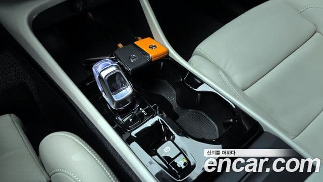 Volvo XC40 2024 — Şəkil 9/20