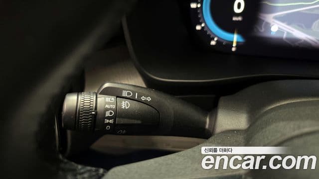 Volvo XC40 2024 — фото 18 из 20
