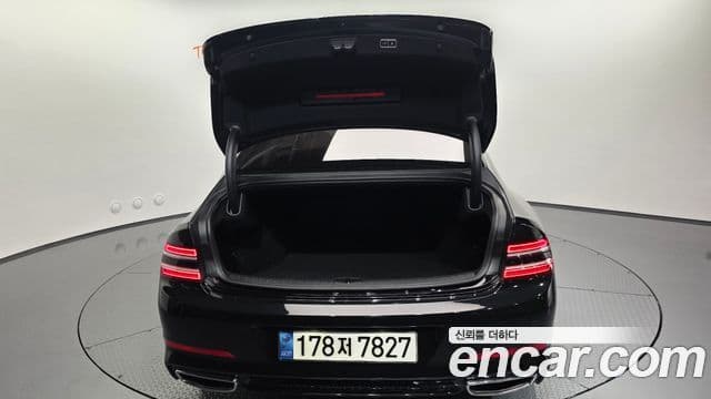 Genesis G80 2022 — Şəkil 13/37