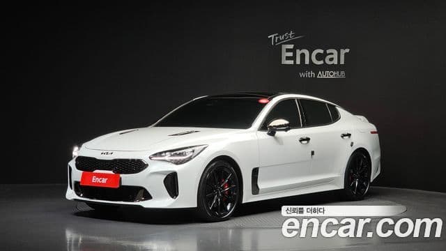 Kia Stinger 2022 — ფოტო 1/20