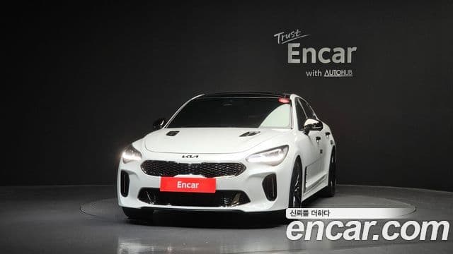 Kia Stinger 2022 — ფოტო 3/20