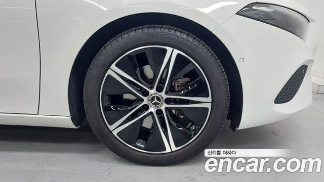 Mercedes-Benz A-Class 2024 — ფოტო 4/20