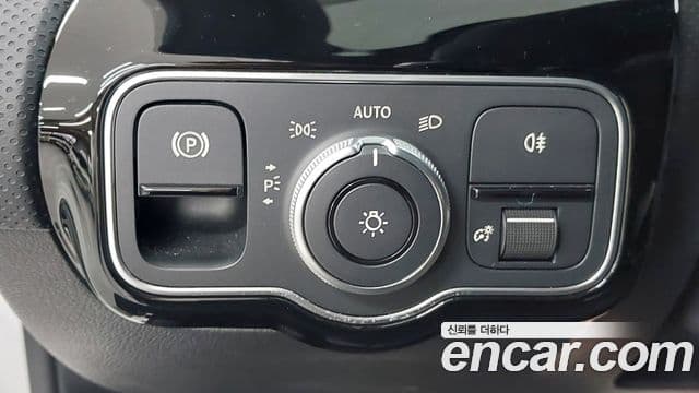 Mercedes-Benz A-Class 2024 — ფოტო 17/20