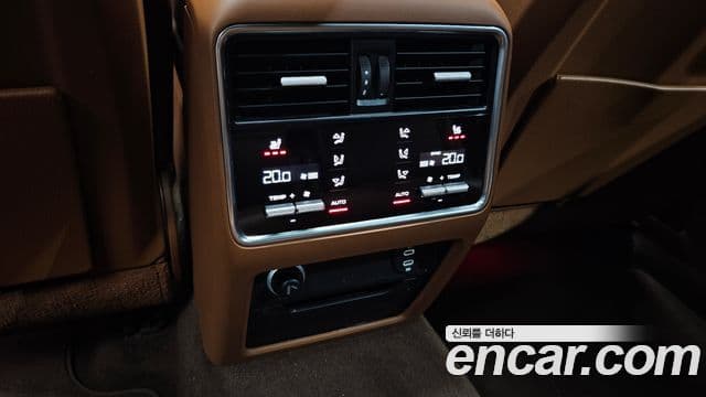 Porsche Cayenne 2023 — Фото 19/20