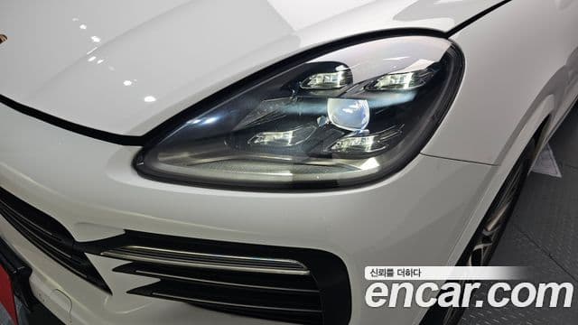 Porsche Cayenne 2023 — Photo 11/32