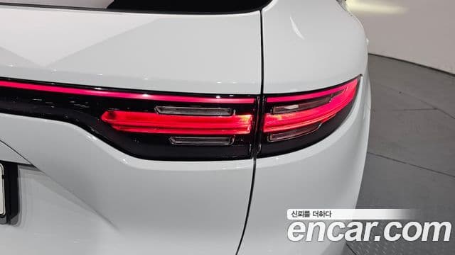 Porsche Cayenne 2023 — Photo 26/32