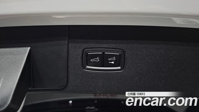Porsche Cayenne 2023 — Photo 15/32