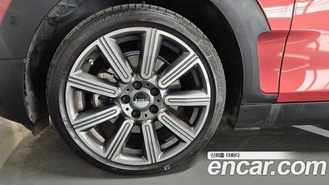 Mini Cooper S Clubman 2023 — ფოტო 16/20