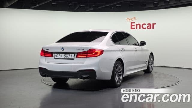 BMW 5 Series 2018 — Şəkil 2/20