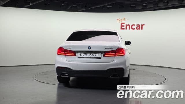 BMW 5 Series 2018 — Şəkil 4/20