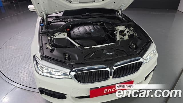 BMW 5 Series 2018 — Şəkil 6/20