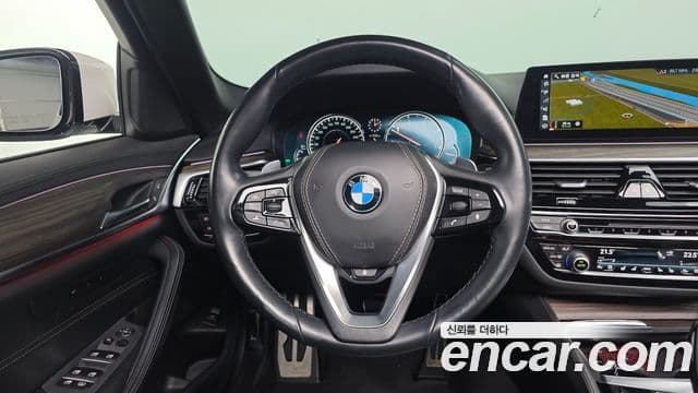BMW 5 Series 2018 — Şəkil 12/20