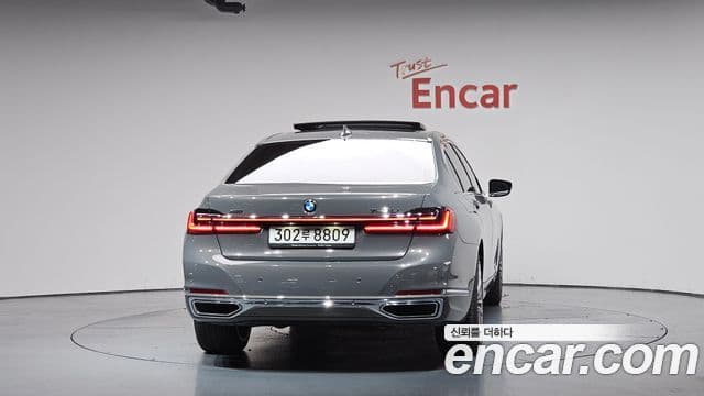 BMW 7 Series 2021 — ფოტო 4/20