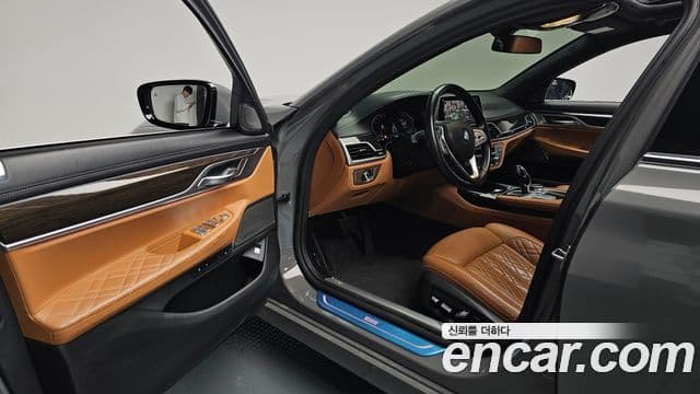 BMW 7 Series 2021 — ფოტო 9/20