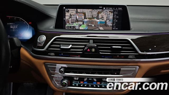 BMW 7 Series 2021 — ფოტო 13/20