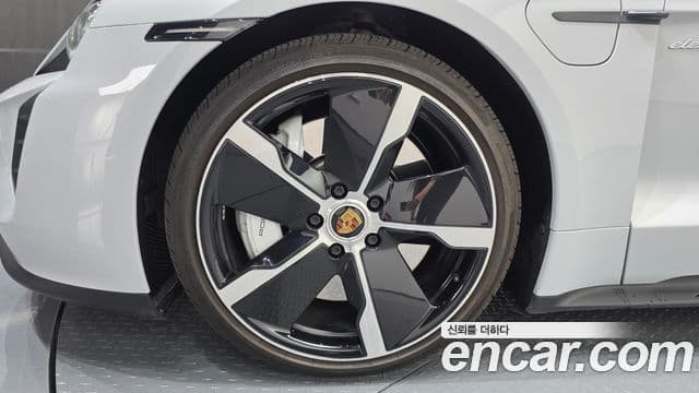 Porsche Taycan 2021 — Şəkil 6/20