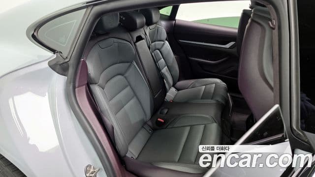 Porsche Taycan 2021 — Şəkil 17/20