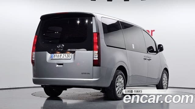 Hyundai Staria 2022 — Фото 2/20