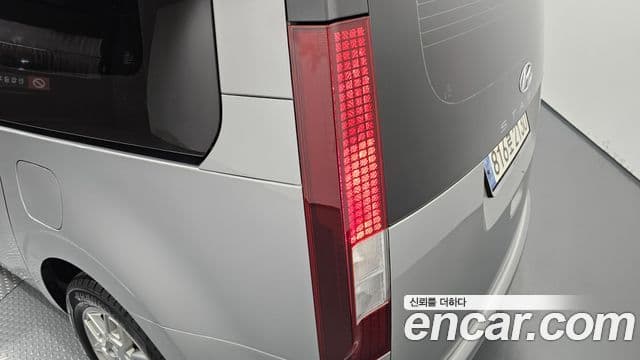 Hyundai Staria 2022 — Photo 7/33