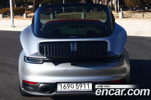 Porsche 911 2024 — Photo 13/20