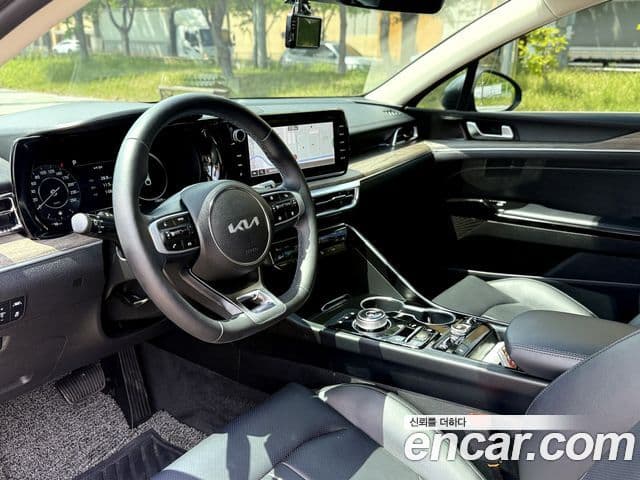 Kia K5 2022 — ფოტო 10/20