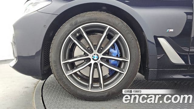 BMW 5 Series 2021 — фото 4 из 20