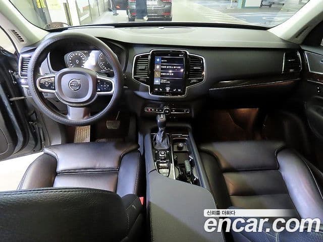 Volvo XC90 2018 — ფოტო 10/20