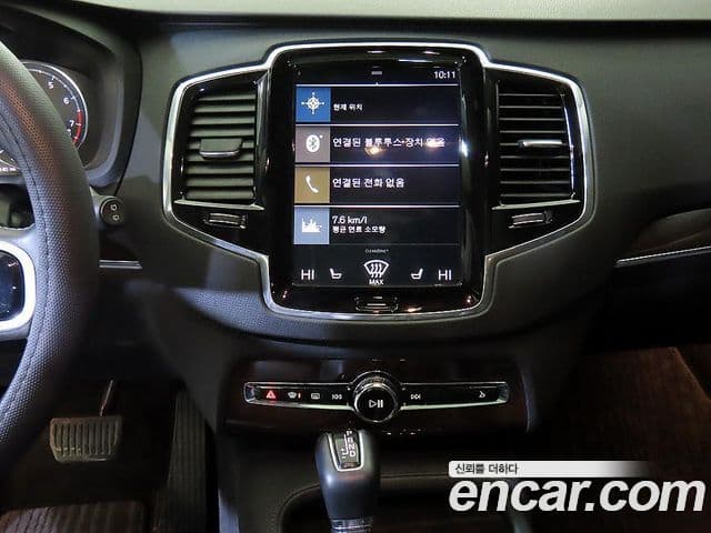 Volvo XC90 2018 — ფოტო 11/20