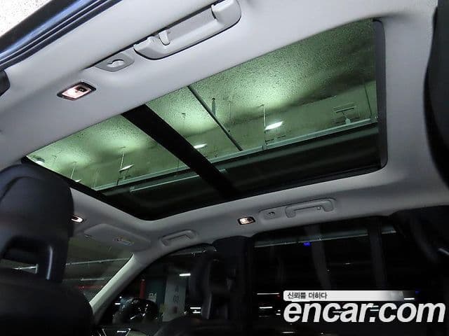 Volvo XC90 2018 — ფოტო 15/20