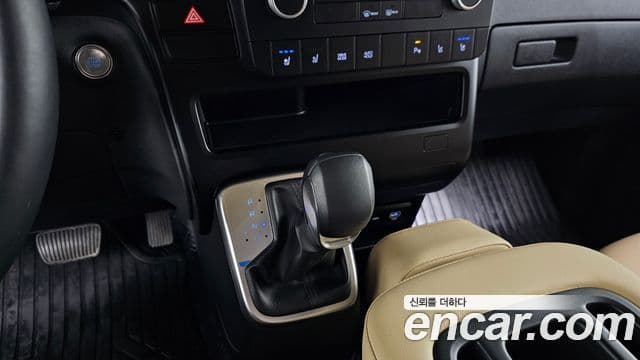 Hyundai Staria 2025 — Фото 9/20