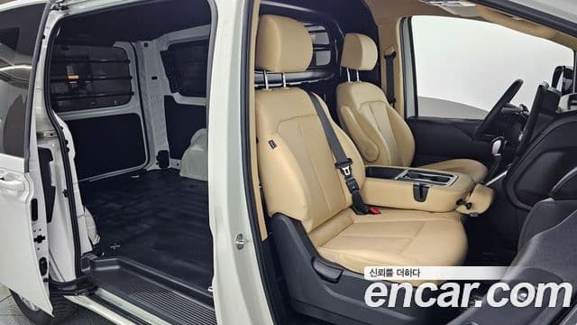 Hyundai Staria 2025 — Фото 11/20