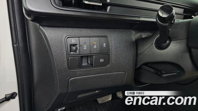 Hyundai Staria 2025 — Фото 16/20