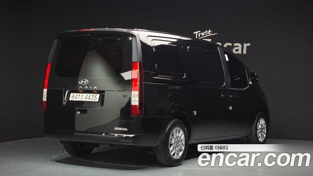 Hyundai Staria 2022 — ფოტო 2/20