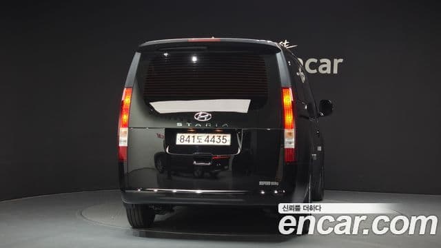Hyundai Staria 2022 — ფოტო 4/20