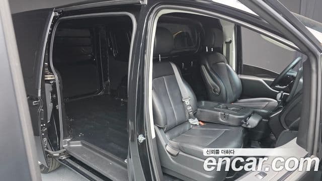 Hyundai Staria 2022 — ფოტო 12/20