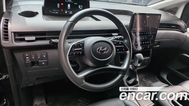 Hyundai Staria 2022 — ფოტო 13/20