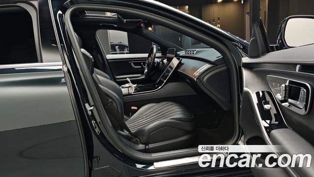Mercedes-Benz S-Class 2021 — Photo 25/33
